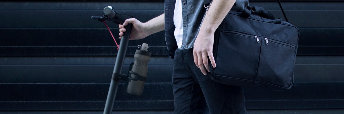 busbi-e-scooter-water-bottle-holder-lifestyle-shutters-banner-2